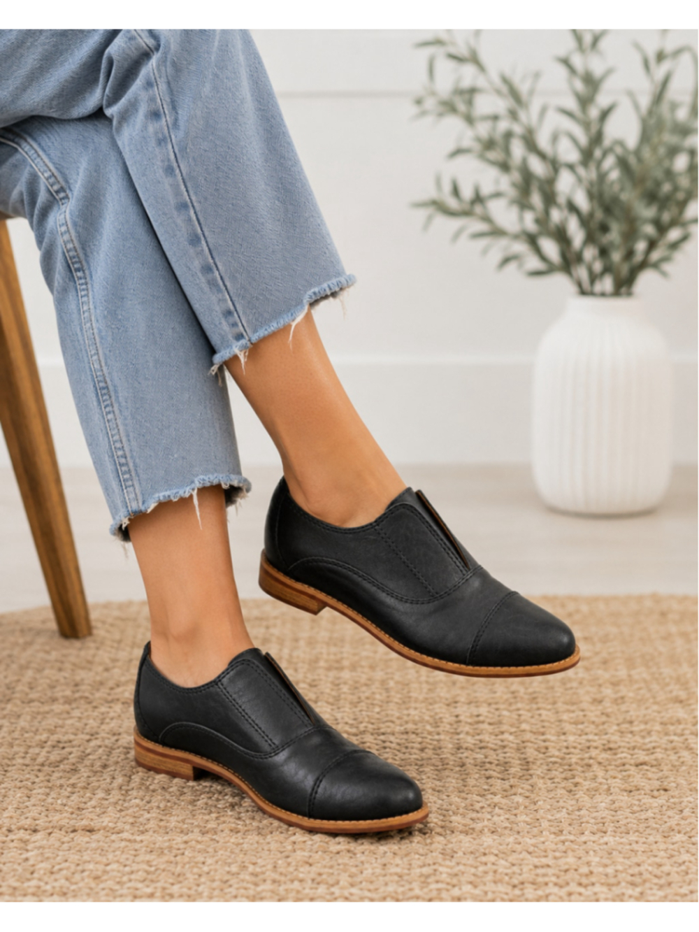 All Black Leather Slip-On Oxford Shoes Women’s Size 36 Cap Toe Minimalist